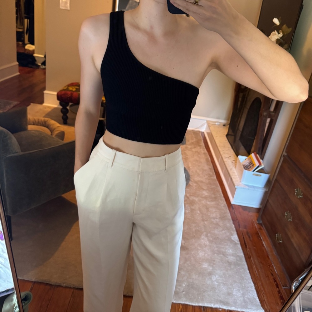 Aritzia Babaton Sculpt Knit One-Shoulder Cropped Tank in Black S